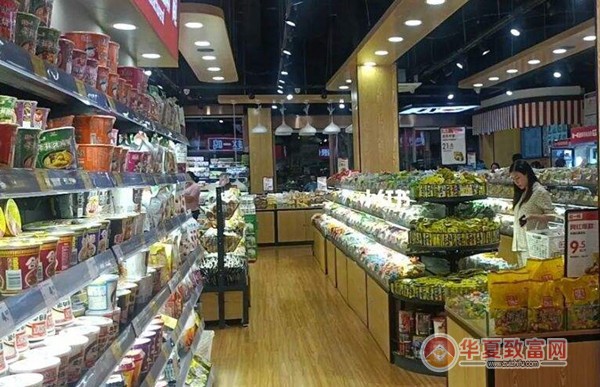 赵一鸣零食连锁店加盟